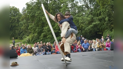 Ein abwechslungsreiches Programm, bei dem zum Teil das Publikum einbezogen wurde, gab es beim Eröffnungsfestival des Kultursommers zu sehen und zu erleben. (Foto: Stefan Bönning)