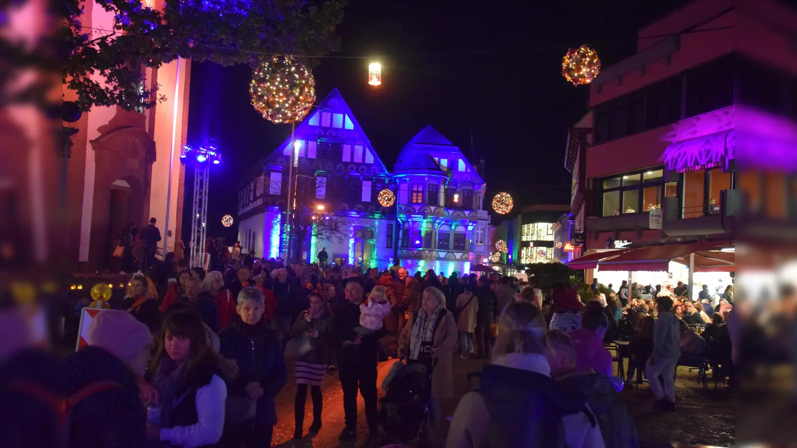 Höxter erstrahlt zum Lichterganz. (Foto: Marc Otto)