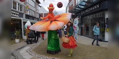 Magisches Treffen: „La Fleur” und Holli grüßen einander auf dem Höxteraner Frühling. (Foto: Marc Otto)