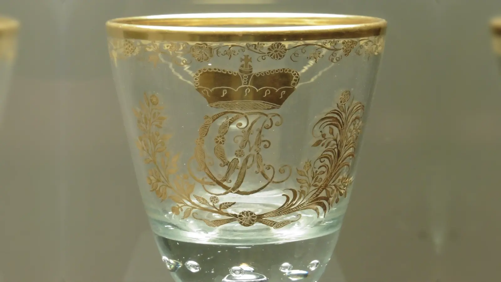 Kuppa eines Schorborner Pokals mit radierter Goldmalerei, um 1790. (Foto: Dr. Klaus A.E. Weber)