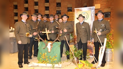 Das Jagdhornbläsercorps Bad Driburg hat sich bereits eingestimmt. (Foto: privat)