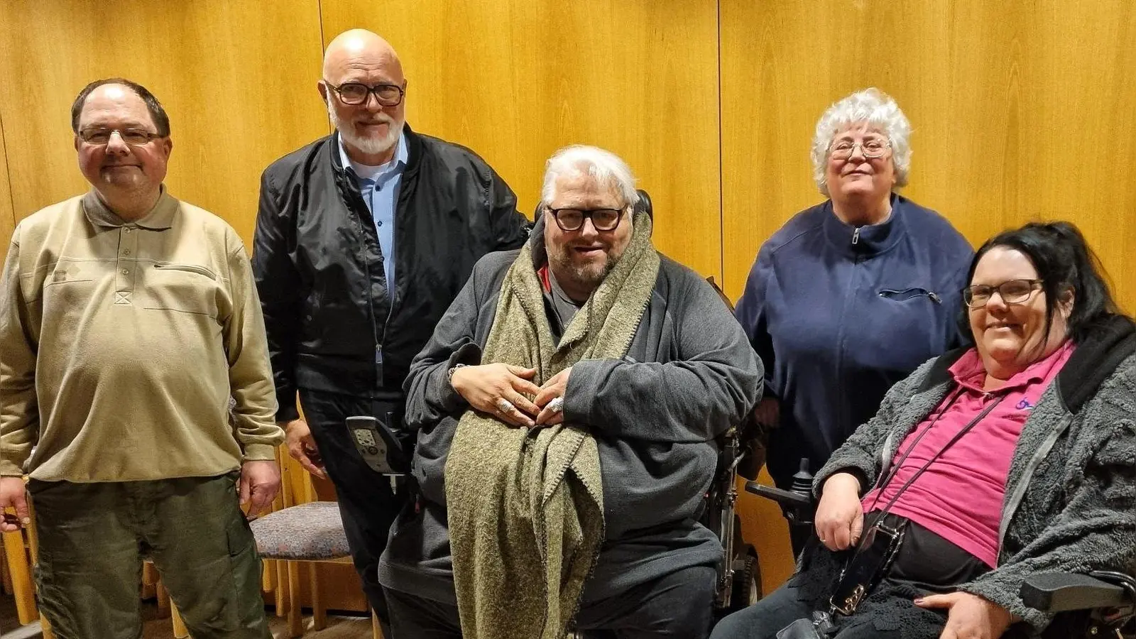 Der neue Vorstand v.l.n.r.: Andreas Gerold (Schriftführer), Wilk Spieker (1. Vorsitzender), Alexander Bieseke (Pressesprecher), Barbara Herzog (2. Vorsitzende) und Astrid Gabel-Kraft (Kassiererin). (Foto: privat)