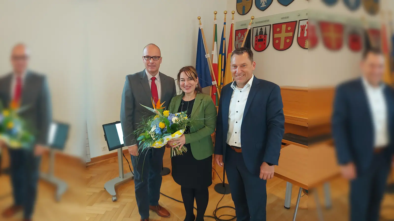 Glückwünsche nach der Wahl (v.l.): Heiko Hansmann, Vorsitzender der nph-Verbandsversammlung, und nph-Geschäftsführer Marcus Klugmann freuen sich auf die Zusammenarbeit mit der neuen stellvertretenden nph-Verbandsvorsteherin Manuela Kupsch. (Foto: nph)