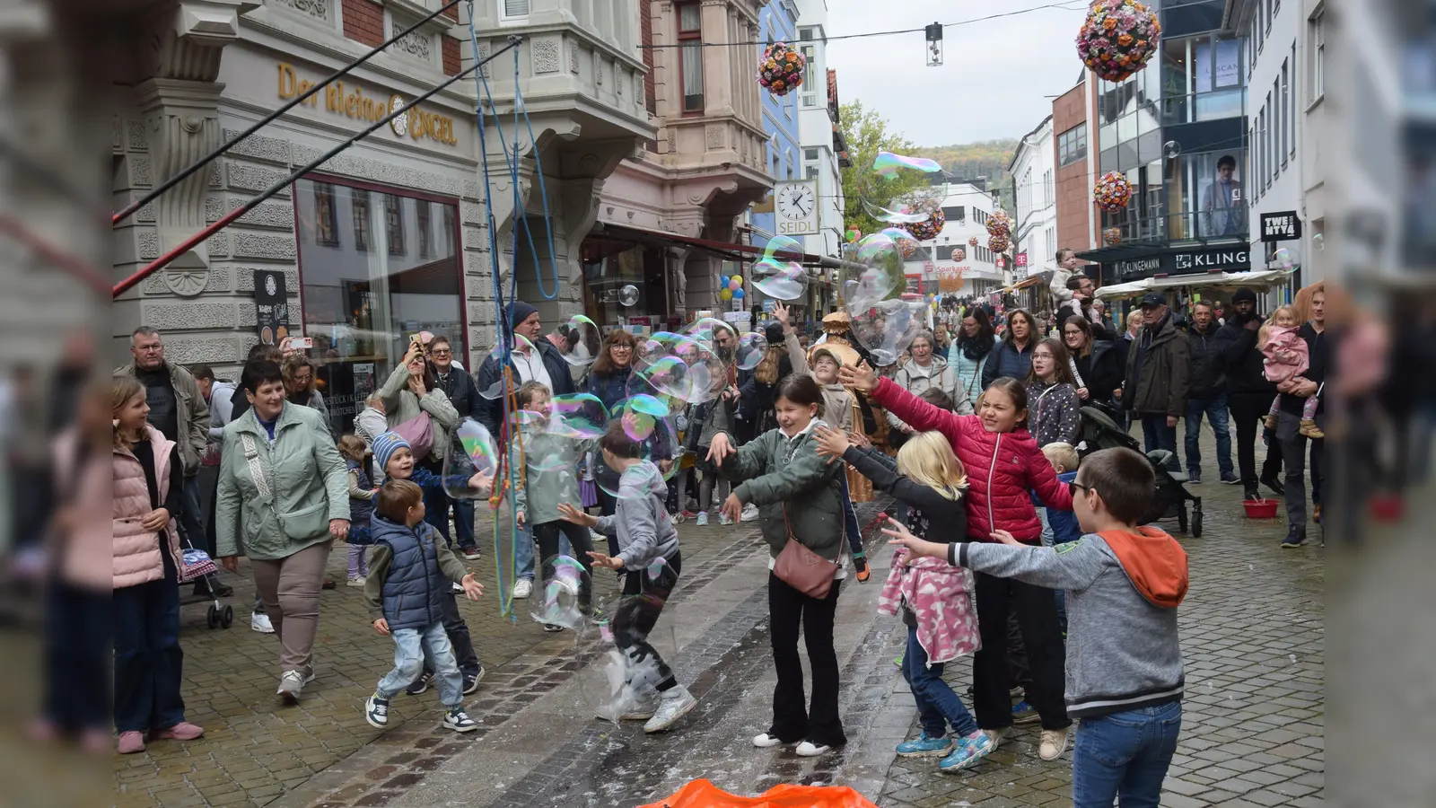 Der Höxteraner Märchensonntag wußte einmal mehr, Junge und Junggebliebene zu begeistern. (Foto: Marc Otto)