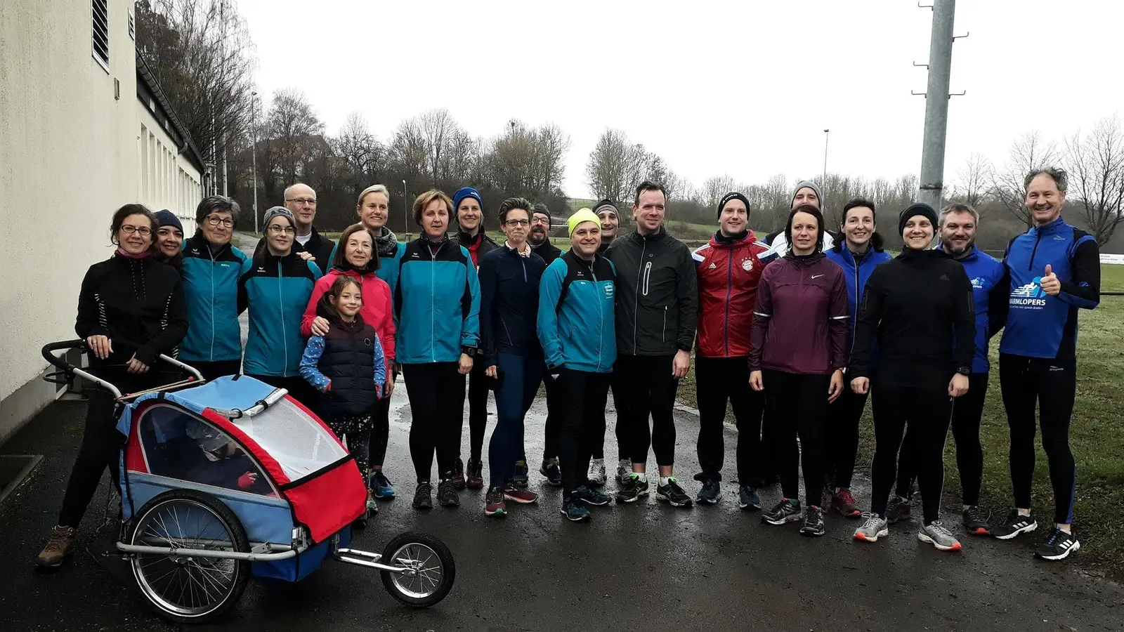 Weserbergland Runners und Warmlopers beim Silvesterlauf. (Foto: Foto: Weserbergland Runners)