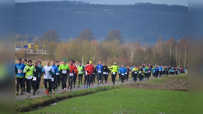 Das Hauptfeld der Laufserie unterwegs. (Foto: Kopp)