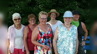 (vorne v.l.) Gaby Eikenberg und Ingelore Moreau (1. Platz), (hinten v.l.) Uschi Schönwald und Emma Simon (2. Platz), Rosi Treucker und Karin Strahlfeld (3. Platz). (Foto: Winfried Gawandtka)