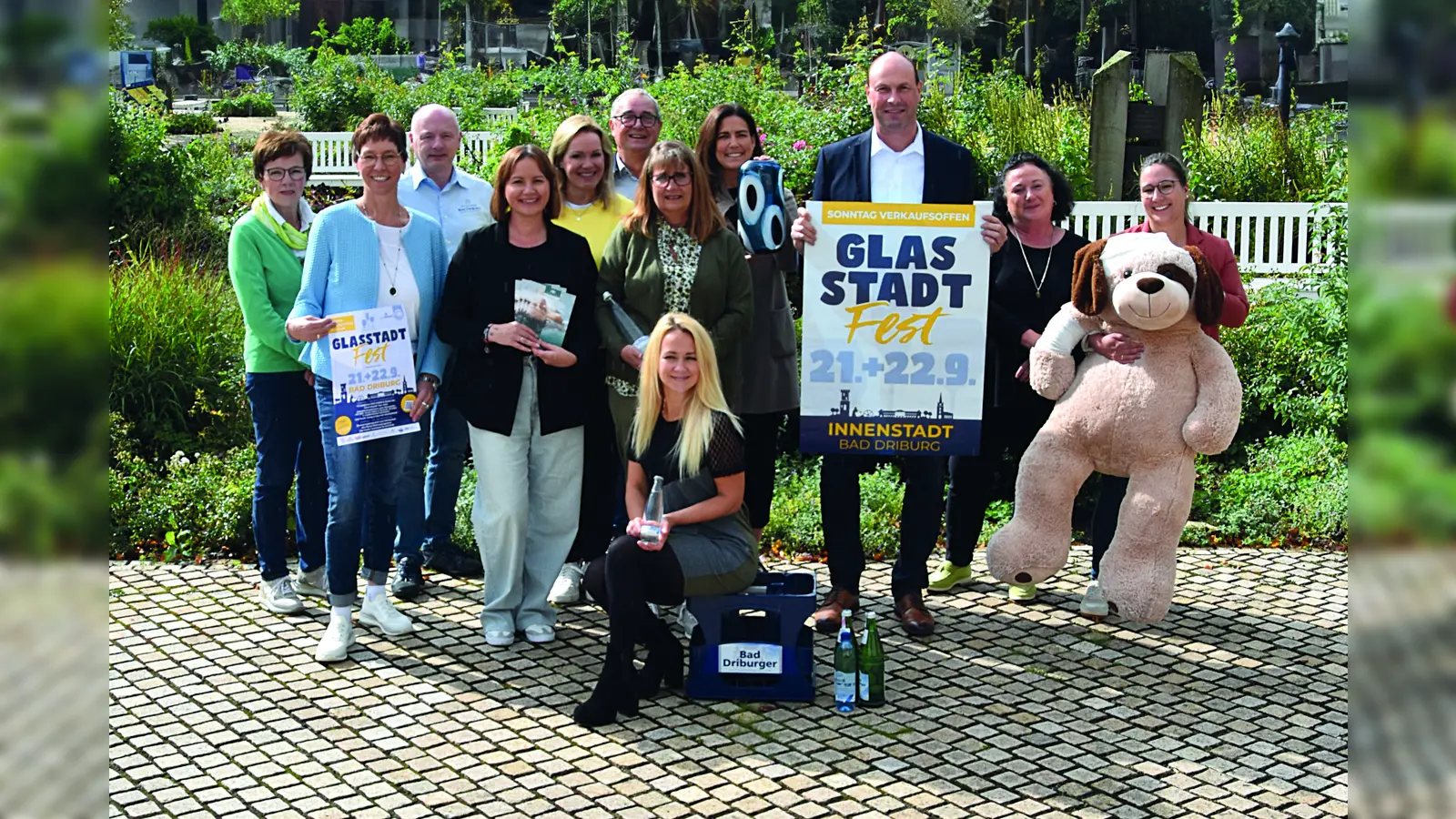 Organisatoren, Akteure und Sponsoren des Glasstadtfestes 2024 freuen sich auf zahlreiche Besucher und ein buntes Programm (Foto: privat)