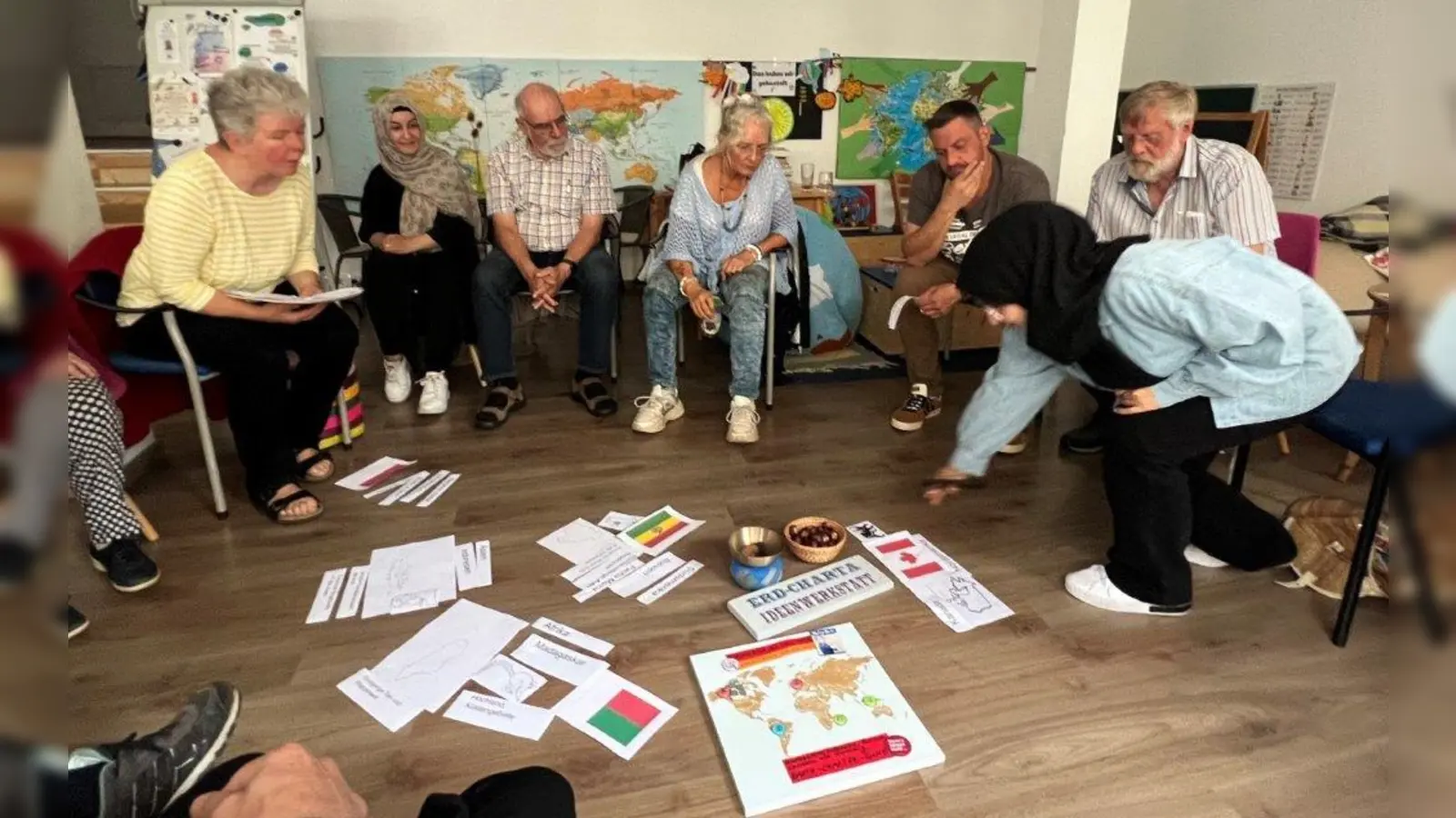 Beim Erd-Charta-Gruppenspiel. (Foto: Deutsche Koordinierungsstelle der Erd-Charta)