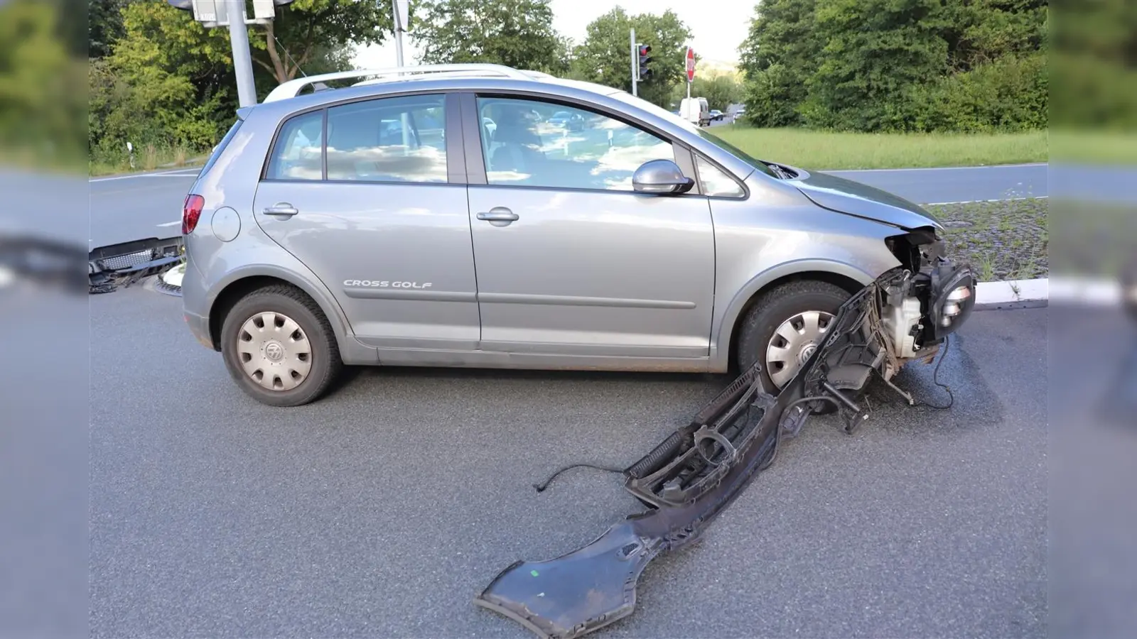 Beide Fahrzeuge waren nicht mehr fahrbereit. (Foto: Kreispolizeibehörde Höxter)