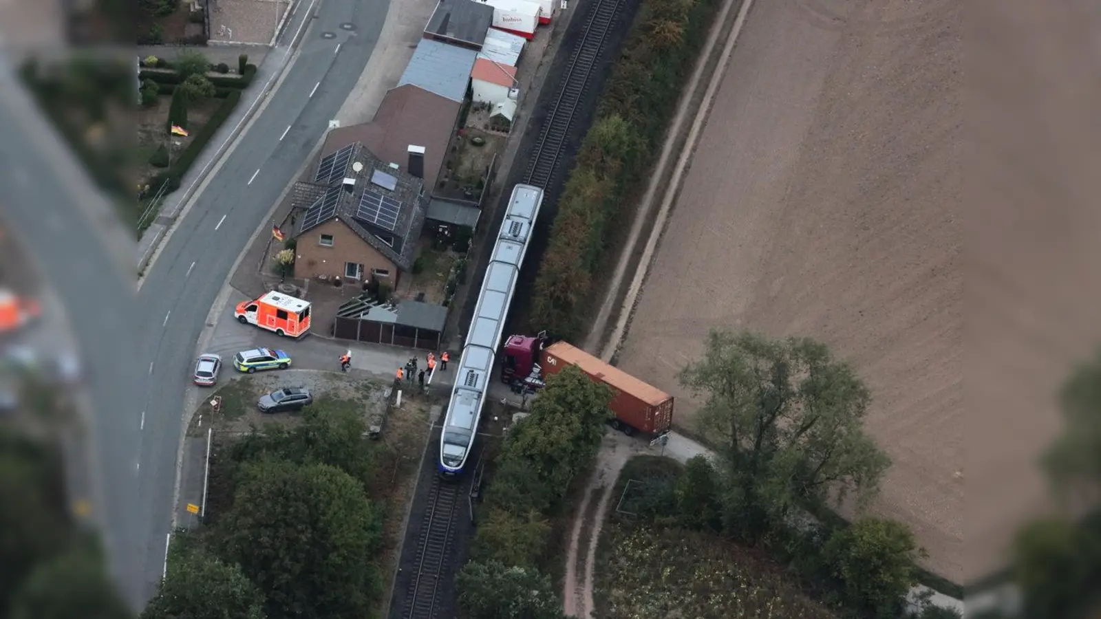 Aus der Luft wird die Dramatik der Situation erst richtig deutlich. (Foto: Foto: Polizei)