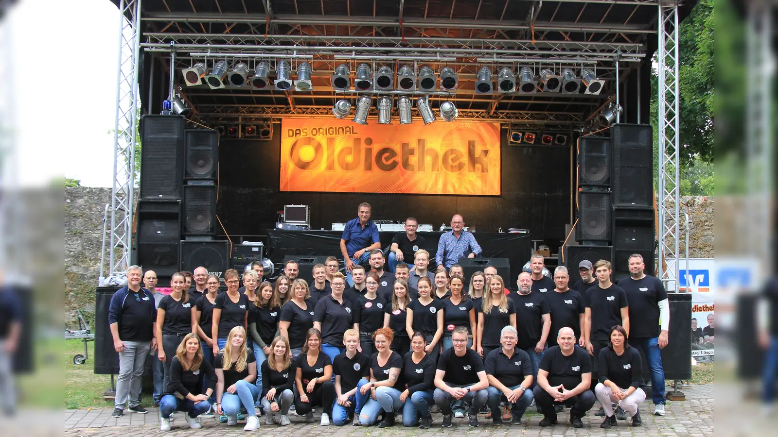 Das Team der Oldiethek freut sich auf die nächste Party. (Foto: privat)