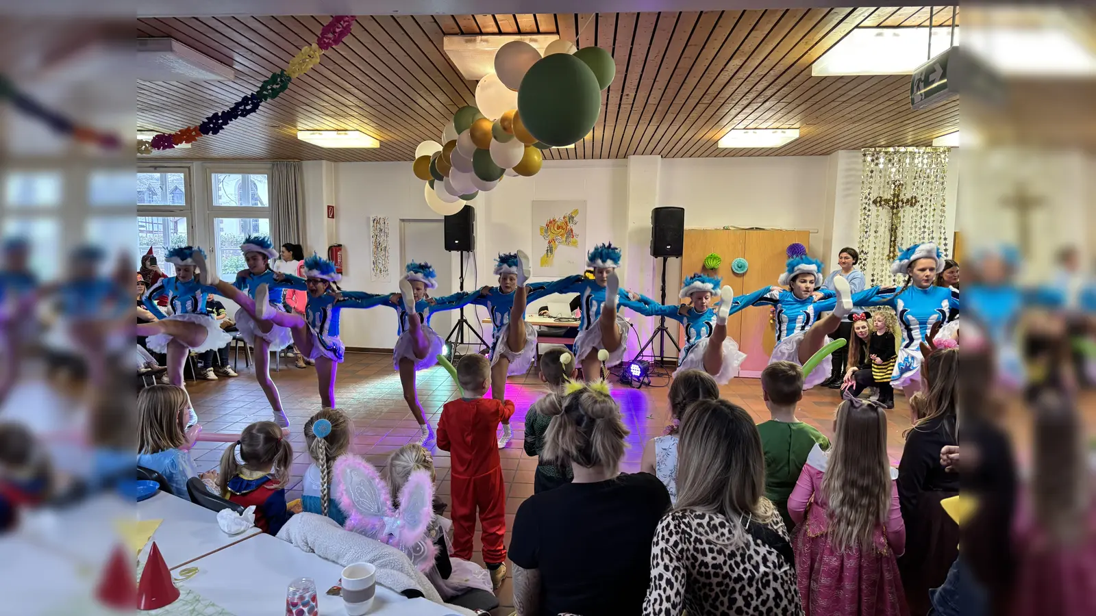 Bunt gings zu beim Kinderkarneval. (Foto: privat)