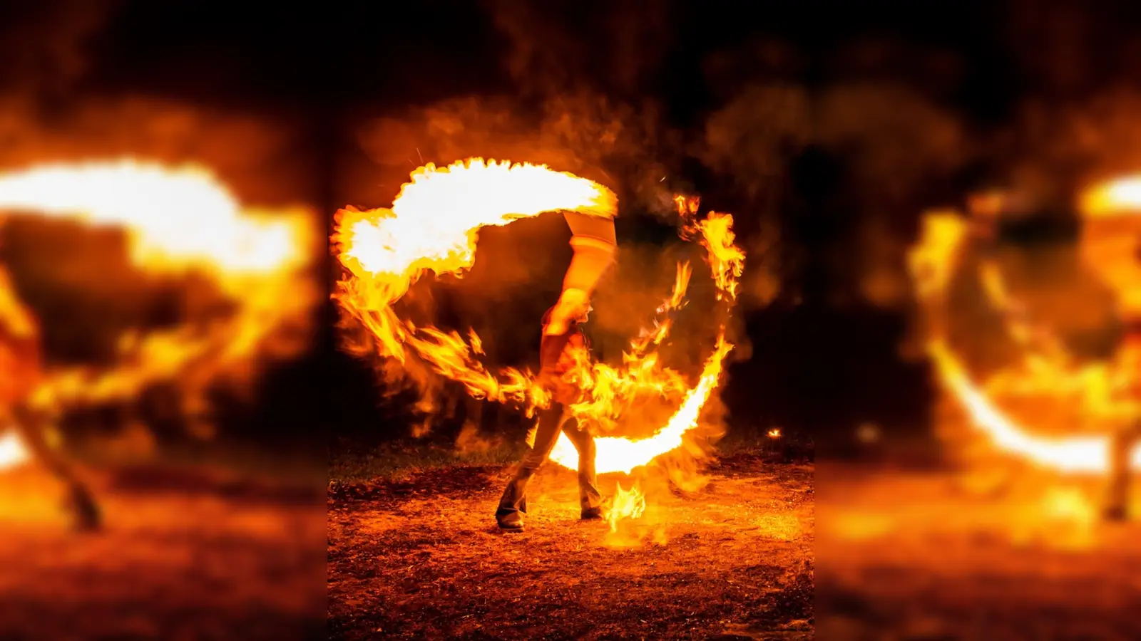 Die Feuershow „Tales of Fire“ beeindruckt am Samstag Groß und Klein mit prasselndem Feuer, zischenden Flammen, tanzenden Funken und explosiver Pyrotechnik. (Foto: Tales of Fire)