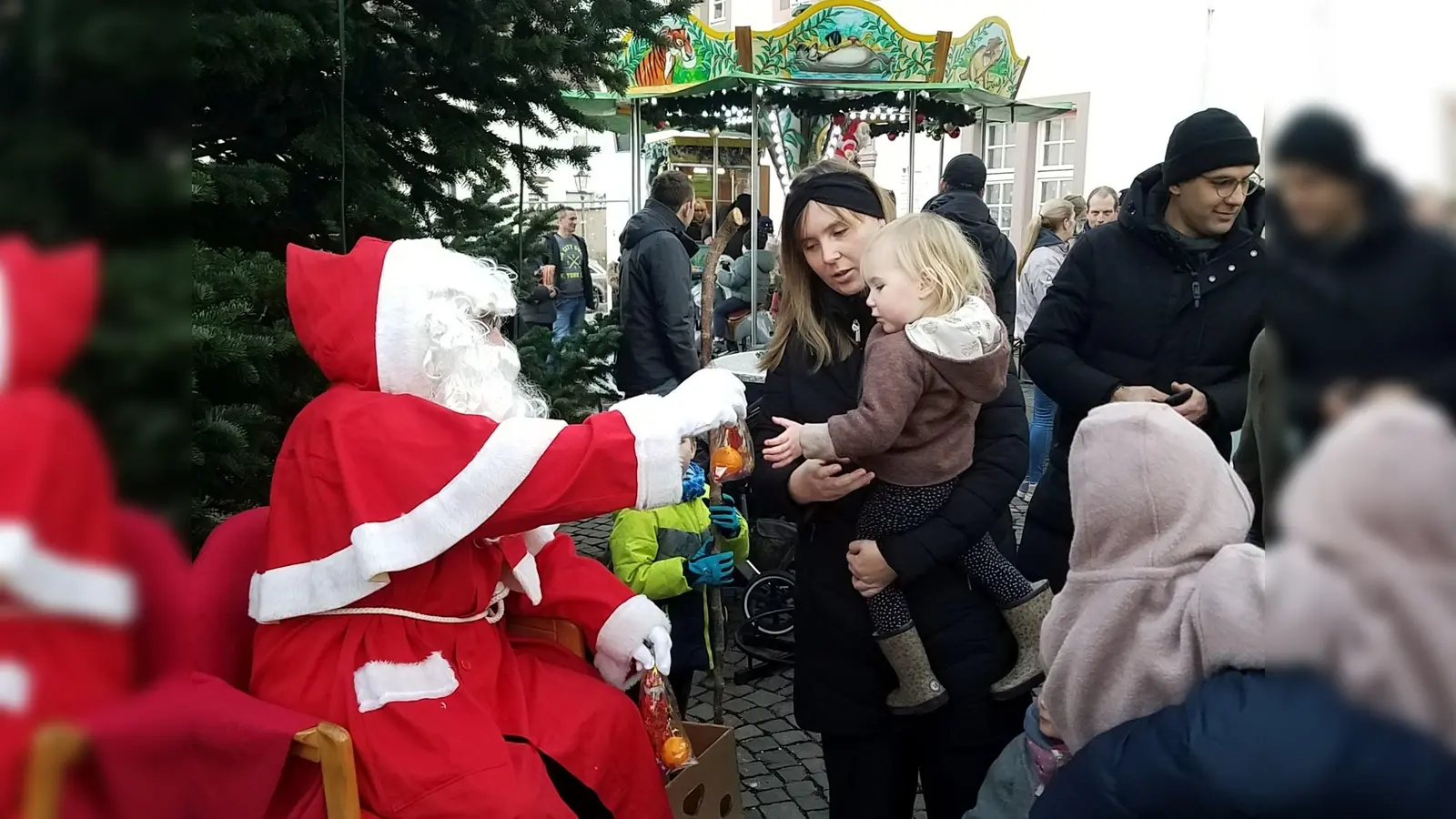 Auch in diesem Jahr wird der Weihnachtsmann wieder die Kinder in Beverungen besuchen. (Foto: Bev. Marketing)