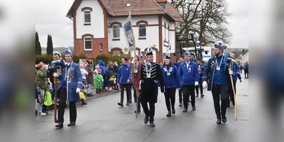 Der bunte KInderumzug trotzte dem grauen Wetter.  (Foto: Barbara Siebrecht)