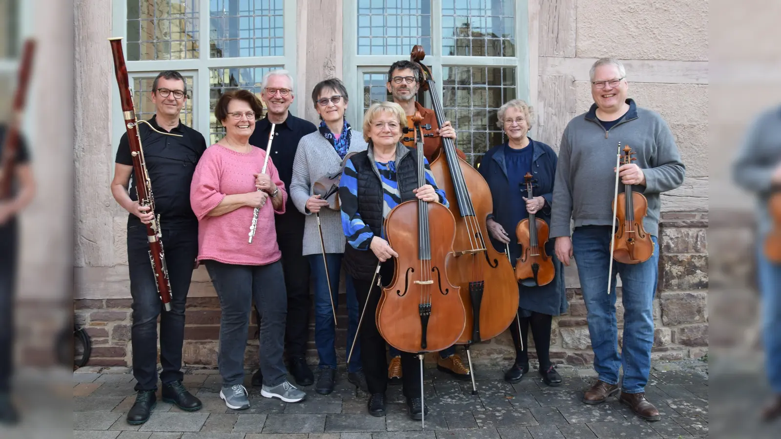 Das Kammerton Ensemble (v.l.): Wolfgang Avenhaus, Sabine Böke, Walter Werbeck, Maria Wiese, Eva Greipel-Werbeck, Peter Kros, Barbara Gerken, Jakob Ley. Nicht im Bild sind Franziska Elterlein, Arne Kienzler und Marten Schipper. (Foto: privat)