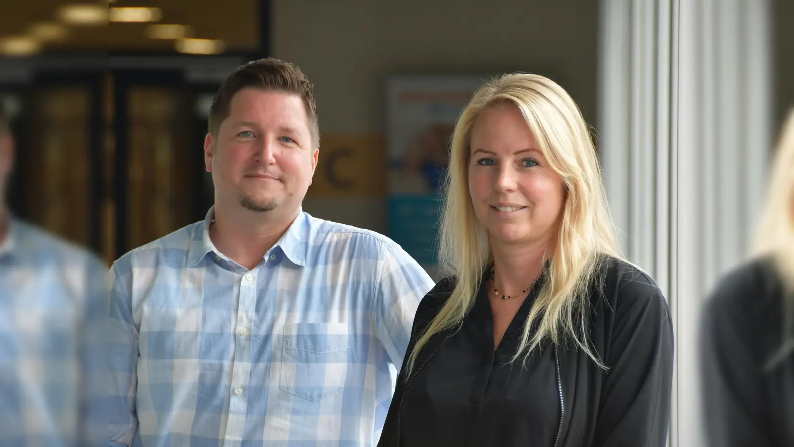 Ehrenamtsmanagerin Katharina Serinelli und Sascha Atteln von der Geschäftsstelle Ehrenamt des Kreises Höxter. (Foto: Kreis Höxter)