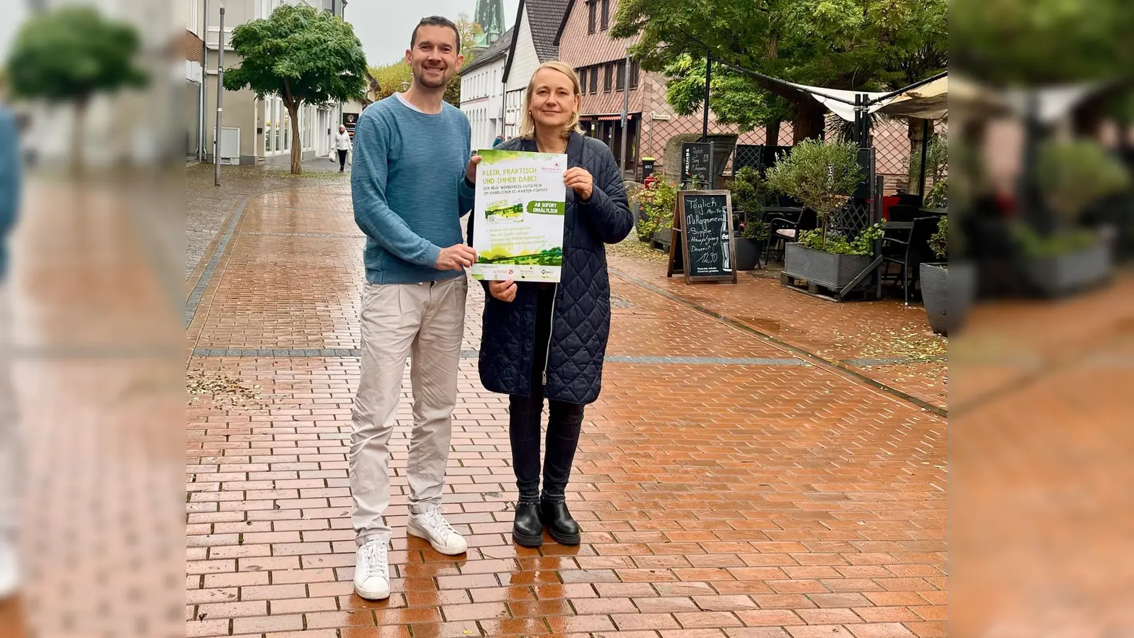 Der Werbekreis Holzminden feiert die erfolgreiche Einführung des digitalen Gutscheins. (Foto: privat)