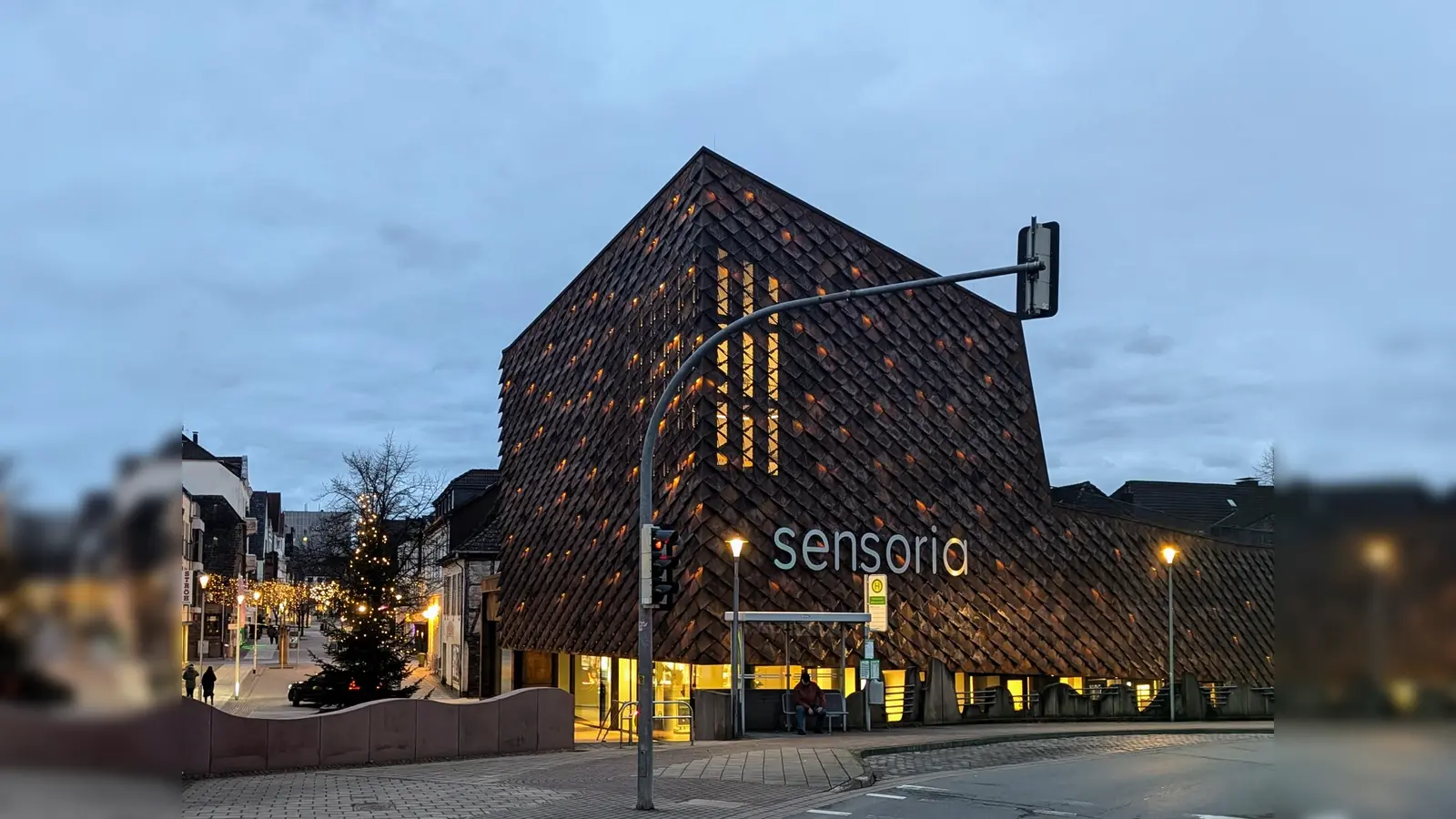 Sensoria – Haus der Düfte und Aromen und die Tourismus Information informieren. (Foto: Stadtmarketing Holzminden GmbH)