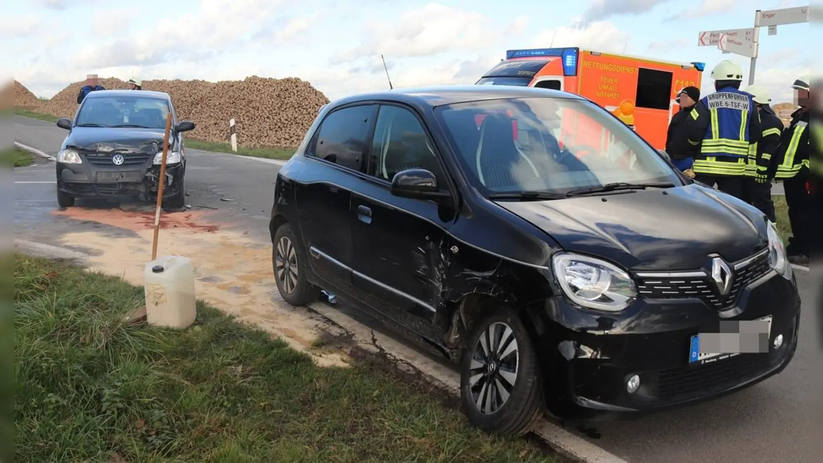 Beide Fahrzeuge waren nicht mehr fahrbereit. (Foto: Kreispolizeibehörde Höxter)