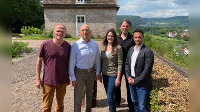 (v.l.) Hubertus Hartmann, Prof. Dr. Dr. Martin Hörning, Edith Götz, Heinrich Wenisch und MdL Oliver Ulloth.  (Foto: BI Lebenswertes Bördeland und Diemeltal)