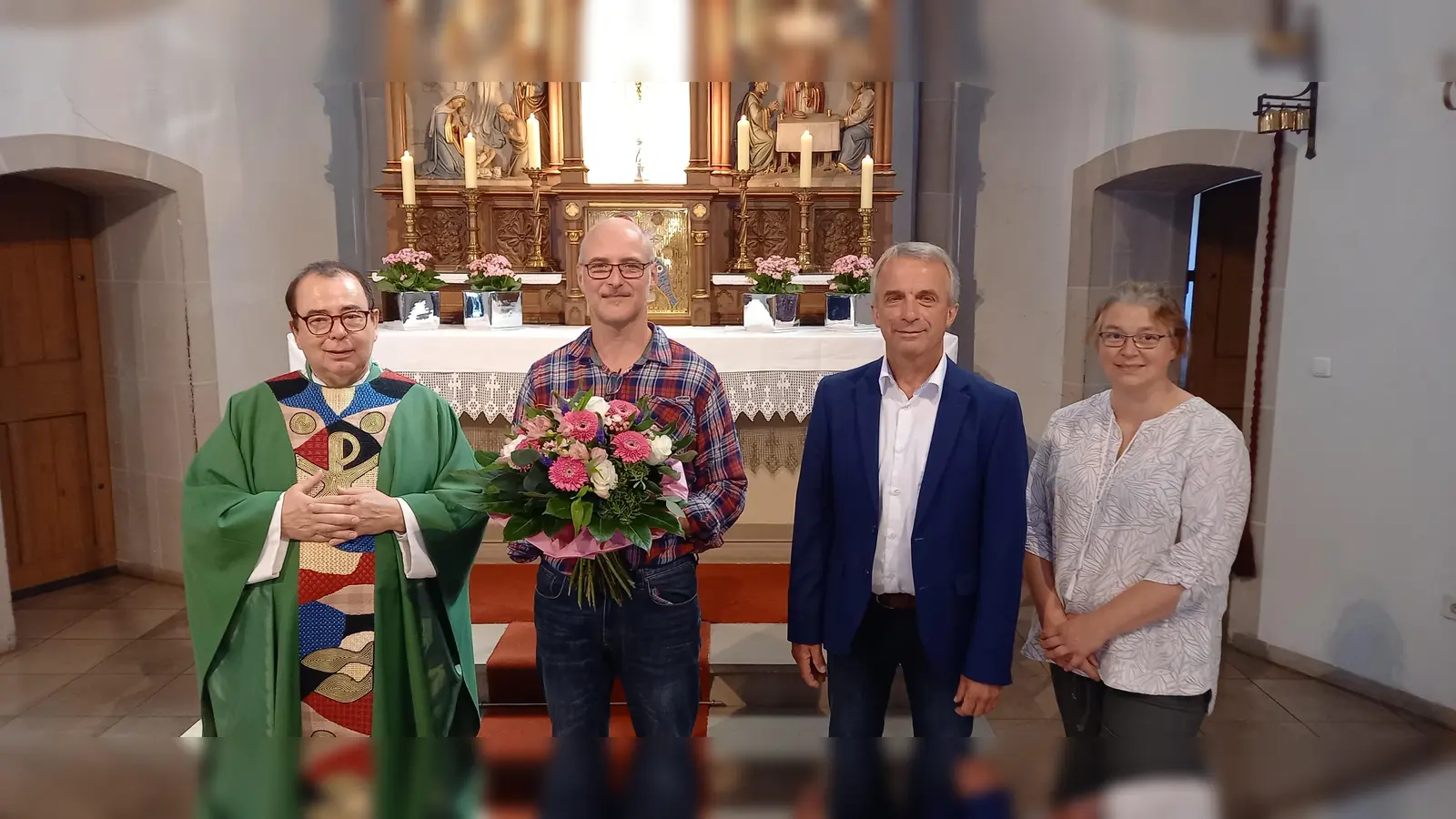 V.l.: Pfarrer Werner Lütkefend, Markus Knoblauch, Geschäftsführender Kirchenvorstansvorsitzender Bernhard Redeker und Pfarrgemeinderatsvorsitzende Sandra Dierkes. (Foto: privat)