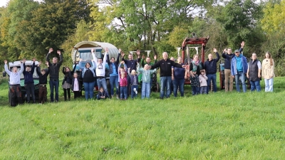 Mit Trecker und Planwagen wurden Szenen gedreht. (Foto: Vereinsgemeinschaft Herstelle)