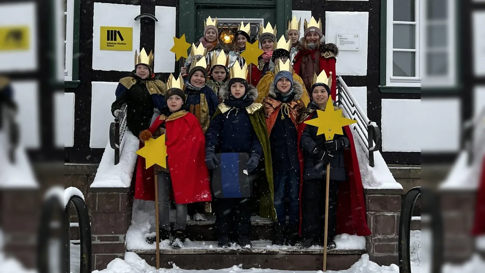 Widriges Wetter, trotzdem gute Laune: Die Sternsinger von Ossendorf. (Foto: privat)