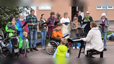 Der interkulturelle Chor war auch dabei. (Foto: VHS)