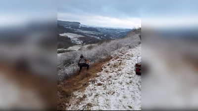 Auf dem Kreuzweg mit Blick ins Tal. (Foto: privat)