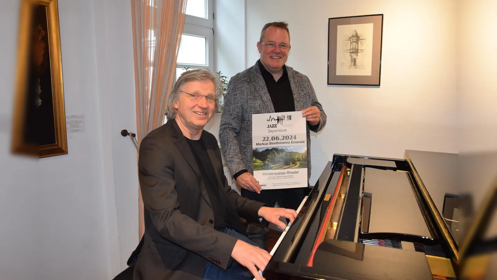 Zwei Jazz-Enthusiasten hoffen auf reges Interesse (v.l.): Pianist Georg Rox und Bernhard Fischer vom Kulturring Brakel. (Foto: Marc Otto)