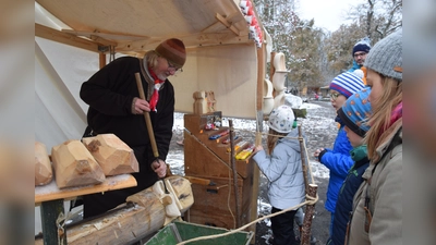 Mittelalterlich ging es zu auf der Sababurg: Der Weihnachtsmarkt sorgte für Schauwerte. (Foto: Marc Otto)