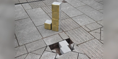 In Brakel wurden „Stolpersteine” zur Erinnerung an jüdischen Mitbürger verlegt. (Foto: Barbara Siebrecht)