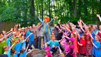 Das furiose Familienstück auf der Freilichtbühne. (Foto: Freilichtbühne Bellenberg)