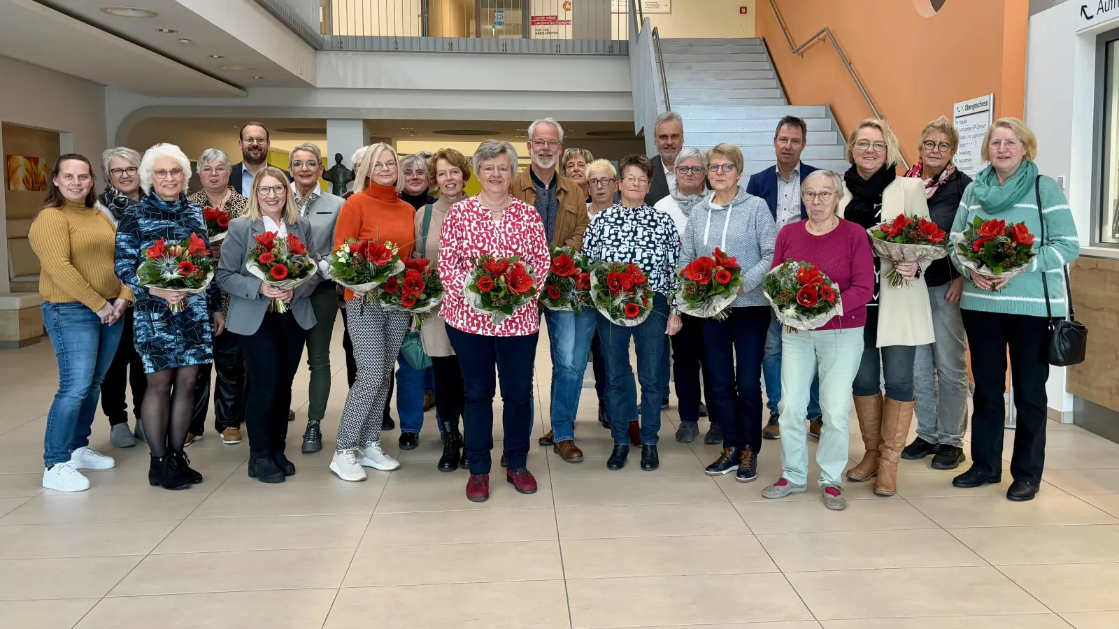 Ehrungen und Verabschiedungen: Die KHWE drückt langjährigen und scheidenden Mitarbeitern ihren Dank und ihre Anerkennung aus. (Foto: KHWE)