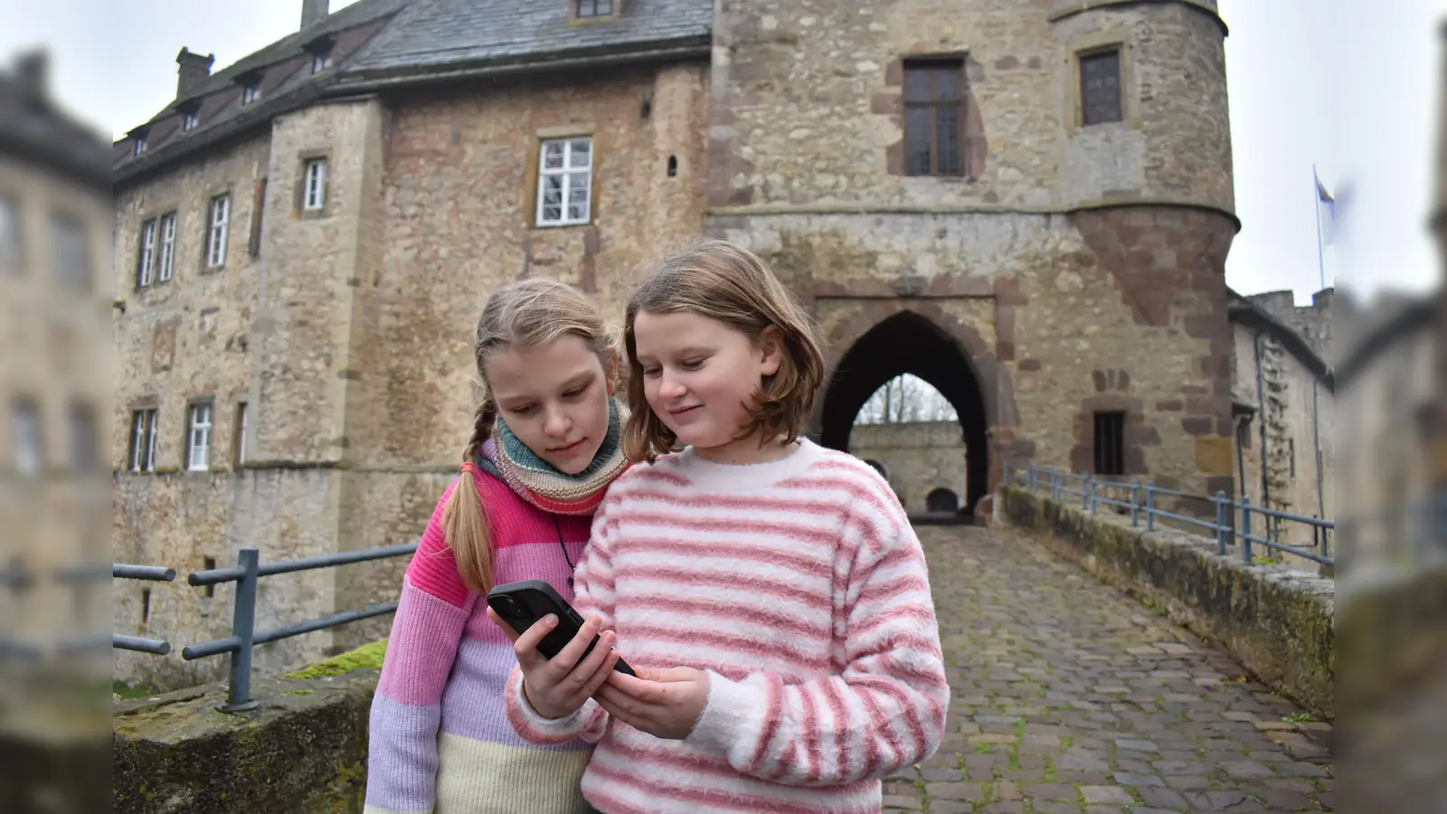 Startpunkt ist die Brücke an der Burg. (Foto: Agentur Lauschangriff)